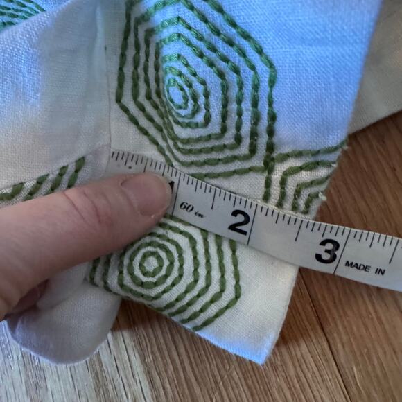 ALEXIS Acadia Shorts White and Green Embroidered Size Large - Picture 7 of 8